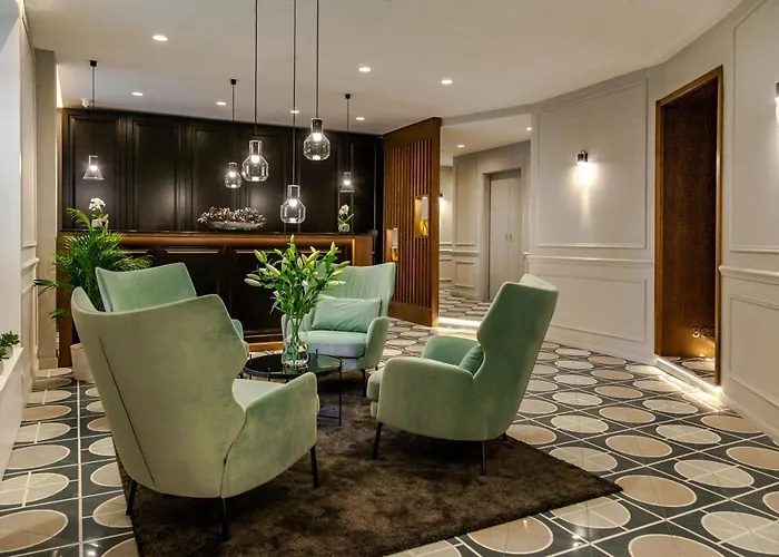 Budapest Eye- Boutique Suites, By Bqa